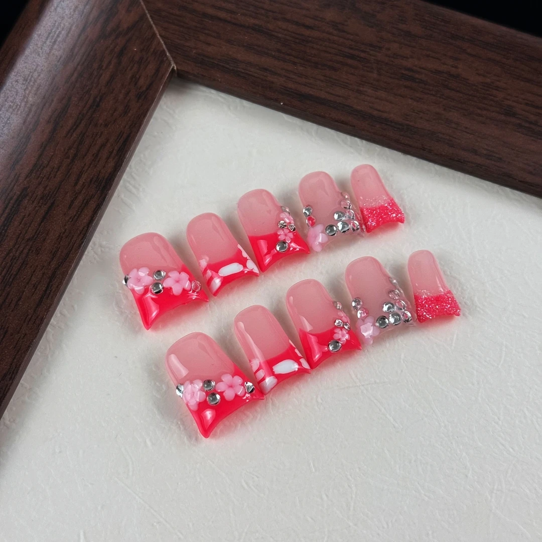 10pcs High-end Sweet and cool girl style, hand-painted patterns, glittering small diamonds handmade fake nails