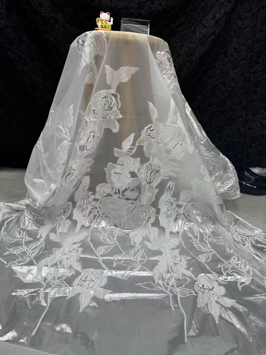 Neues Design, afrikanischer Jacquard-Spitzenstoff, 2025, hochwertiger französischer nigerianischer Brokat-Jacquard-Spitzenstoff für Hochzeitskleider, zum Nähen