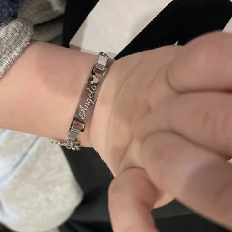 Treebud incide il nome dei braccialetti per bambini bracciale con ciondolo a corona a cuore personalizzato in acciaio inossidabile per regali di