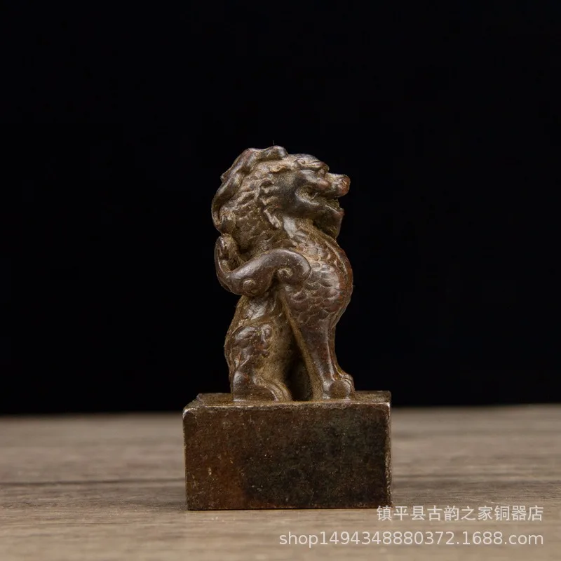 Brass Eyebrow Solid Stamp Ornament Office Living Room Shop Desktop Decoration