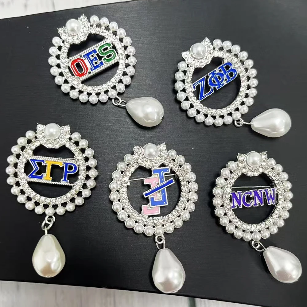 University Organization Greek Letter Member Round Openwork Brooch with a Pearl