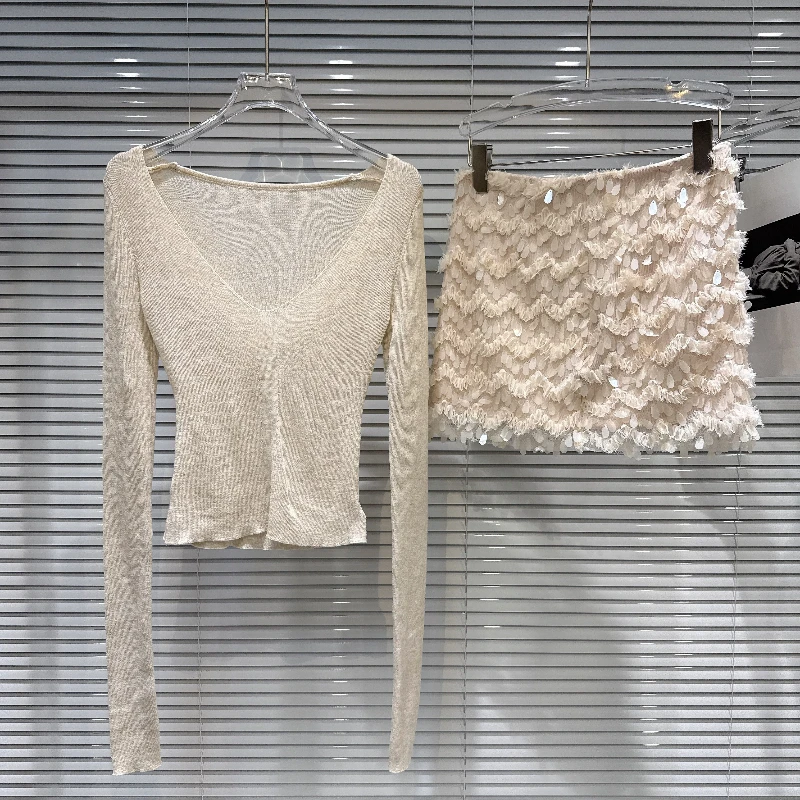 

Temperament V-neck waist cinched knitted pullover+pearl fringe short skirt two piece set women new light luxury elegant set