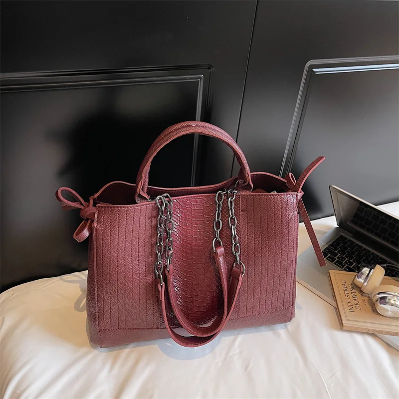 

Винтажная женская большая сумка 2025 года, просторная сумка через плечо с регулируемым ремнем и верхней ручкой, сумка для выходных