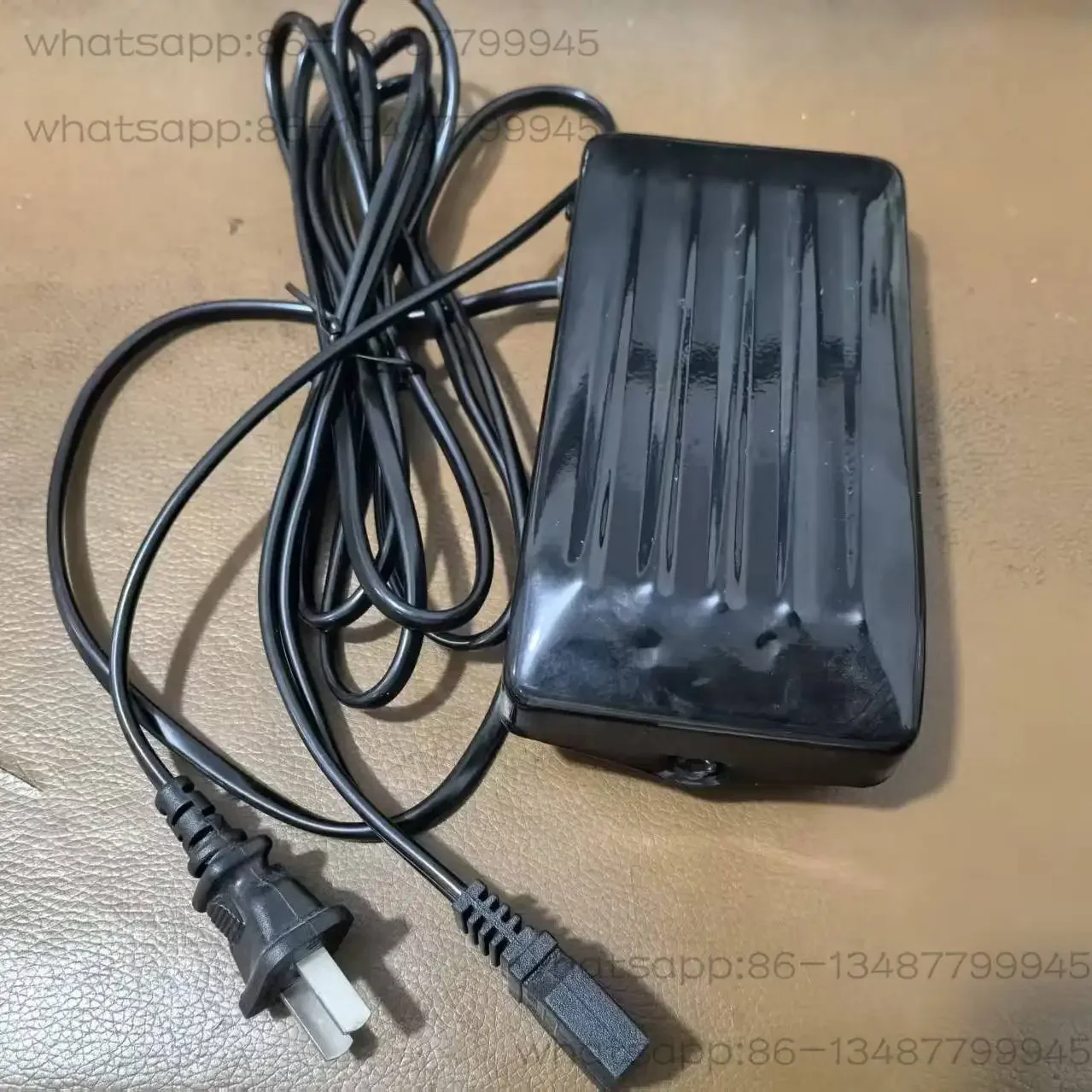 Edge locking machine pedal foot controller continuously variable speed