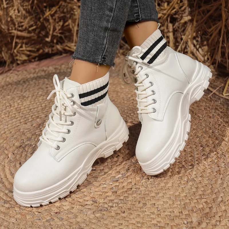 

2025 Новые повседневные женские зимние ботинки одинакового цвета, зимние модные дизайнерские спортивные женские ботинки телесного цвета на танкетке с круглым носком и шнуровкой