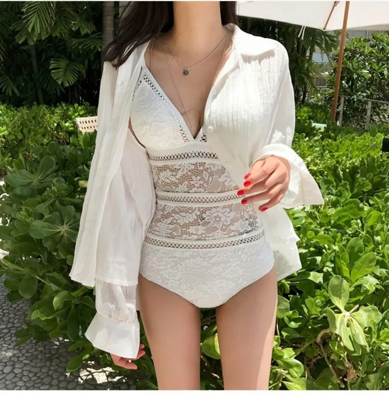 ชุดว่ายน้ำสไตล์เกาหลีแบบเซ็กซี่ ผ้าลูกไม้ตาข่าย คอวี ช่วยเก็บหน้าท้อง กระชับสัดส่วน แบบชิ้นเดียว ขาเต่อ สำหรับแช่น้ำพุร้อนและวันหยุดพักผ่อน