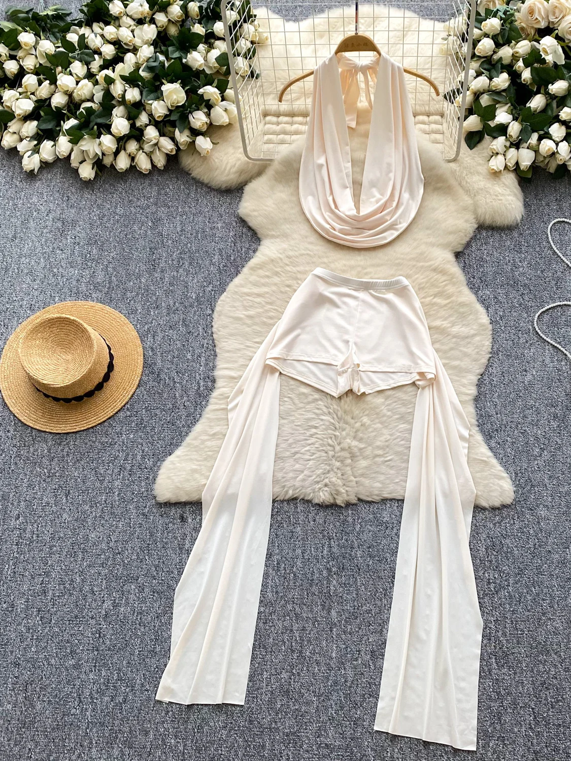 Conjunto de Top com Alça no Pescoço e orts Irregulares para Mulheres, Design Justo, Calças Curtas de Cintura Alta, Roupa Ca...
