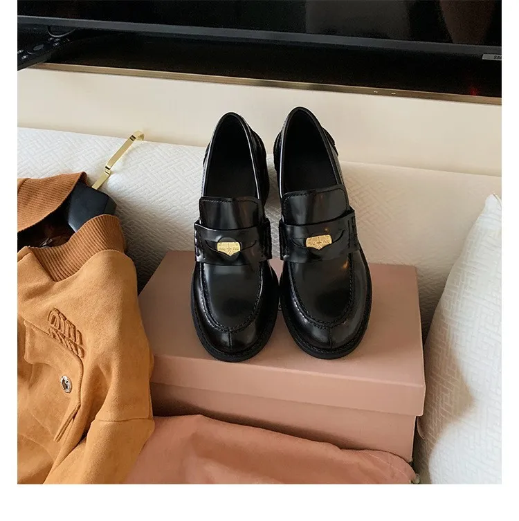 

Женские лоферы из натуральной яловой кожи в стиле Miu на массивном каблуке и толстой подошве, черные кожаные туфли без шнуровки на высоком каблуке