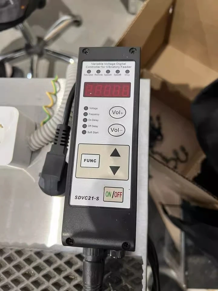 

CUH SDVC21S Digital Controller, Variable Voltage for Vibratory Feeders