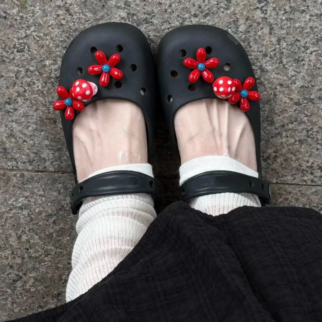 sapatos-clogs-mary-jane-classicos-femininos-com-coracao-fivela-de-flor-e-acessorios-diy-removiveis-de-cogumelo-fofo