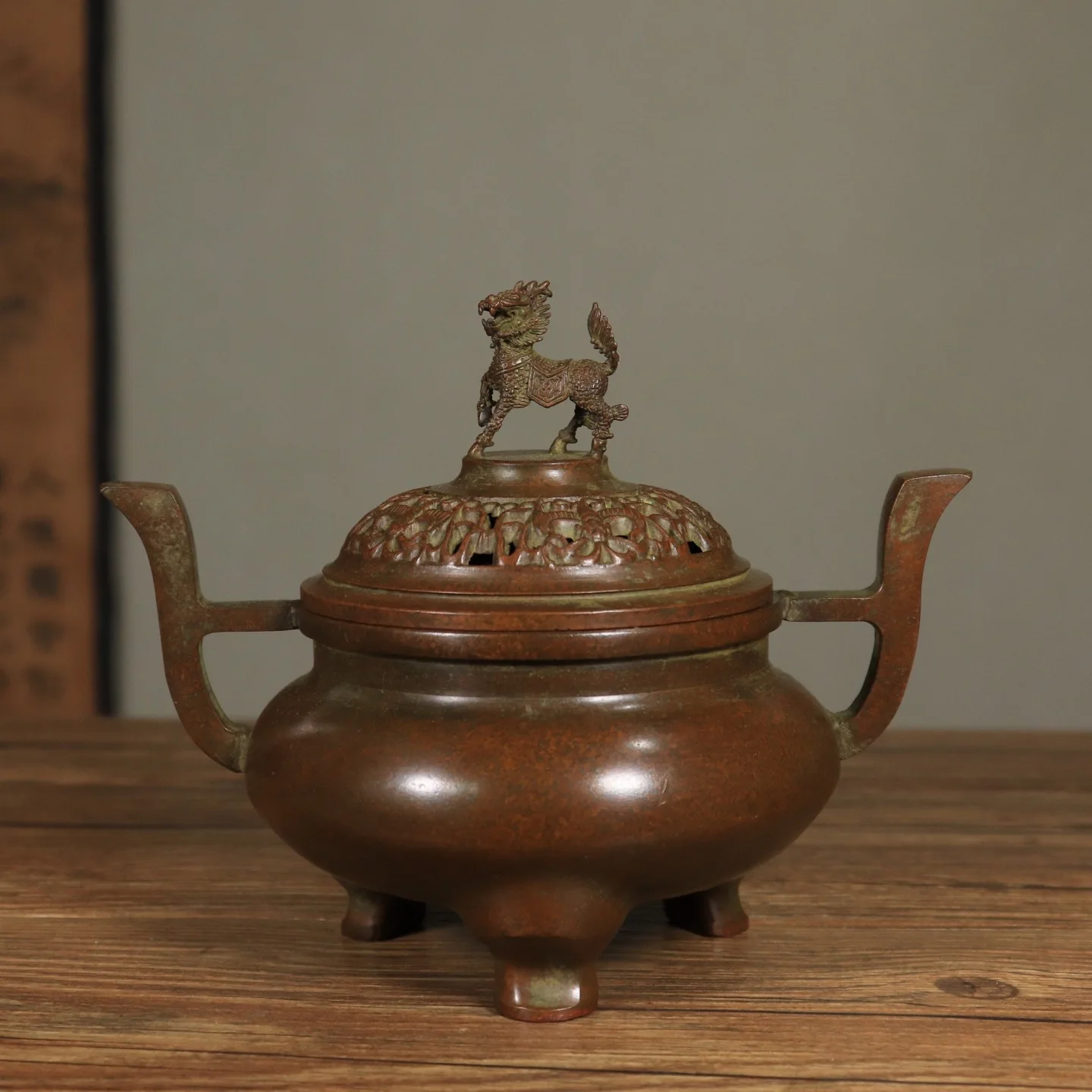 Vintage Copper Qilin Tripod Censer Home Living Room Decor Aromatherapy Art Chinese Antique Collectible Decorative Ornament Gift