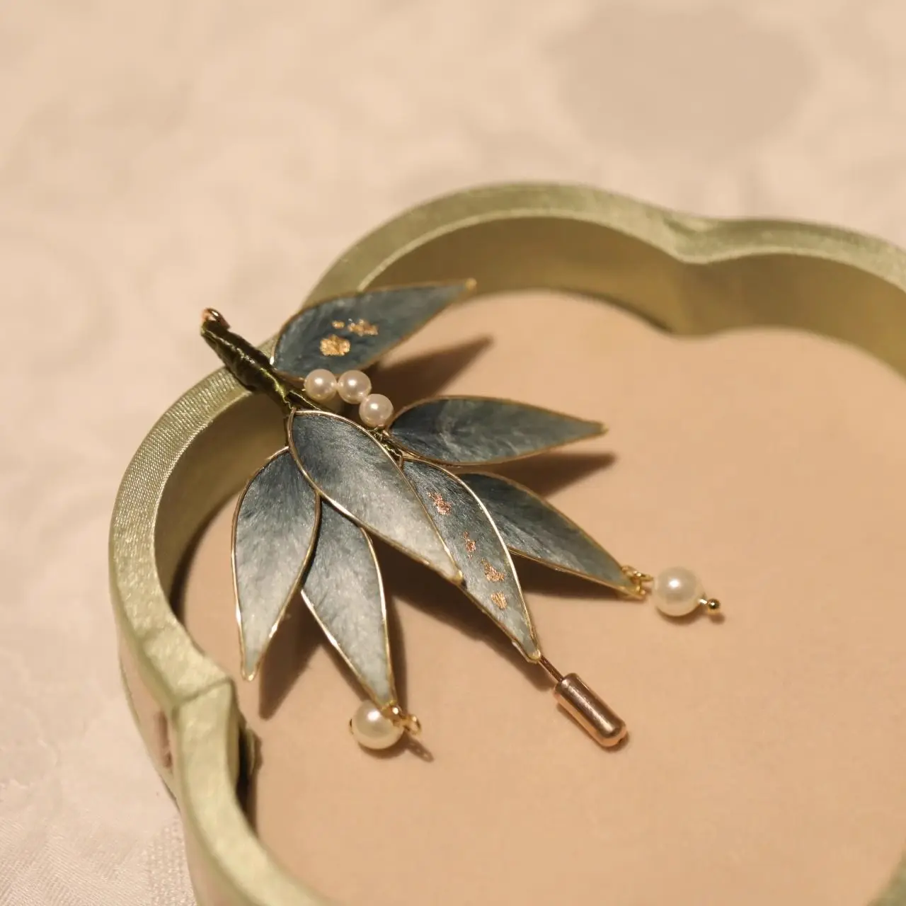 Non-Heritage Handmade Velvet Flower Brooch Silk Thread to Give Mom Teacher's Day Gift  Clothing Cheongsam Accessories