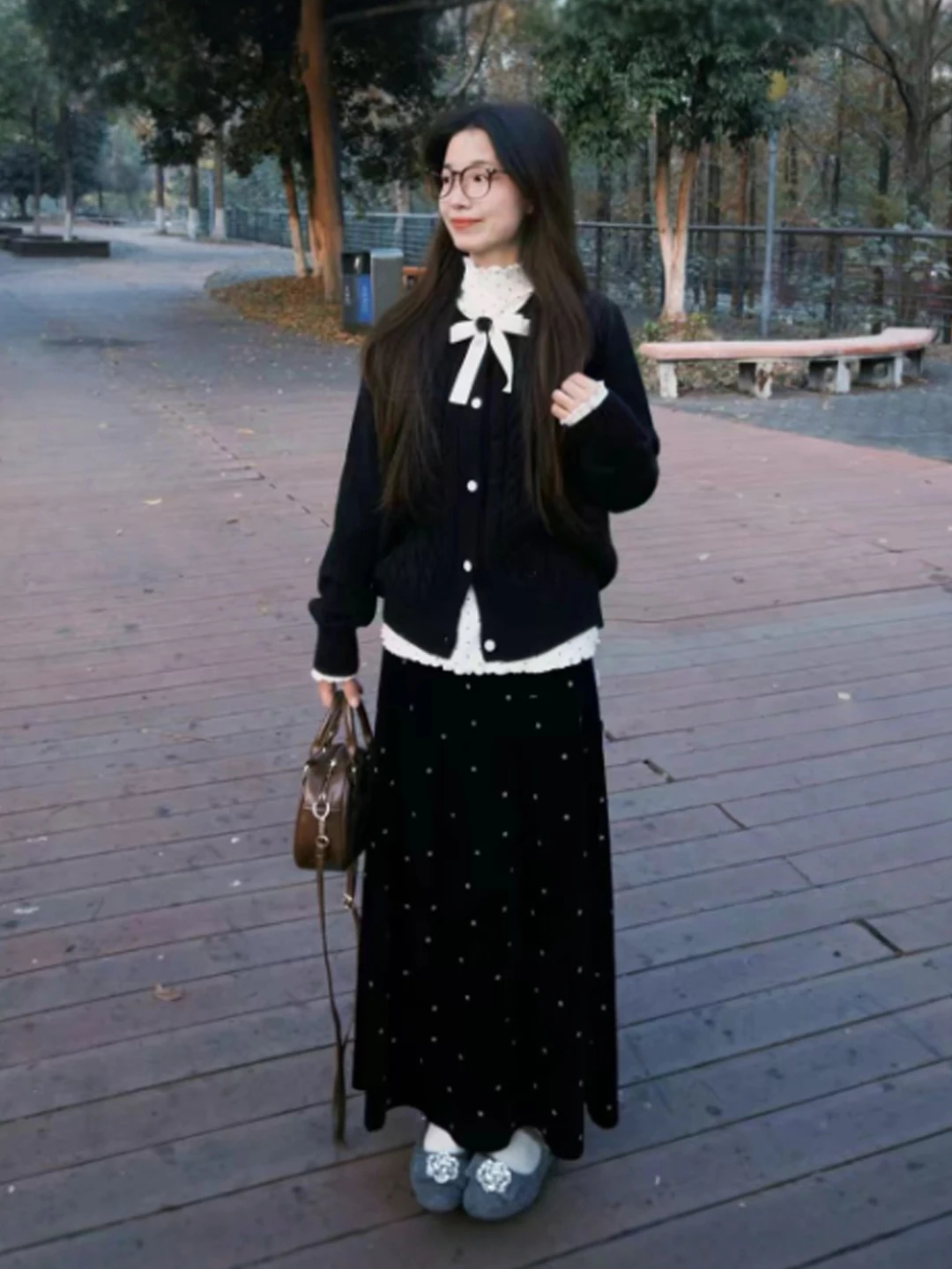 

Корейский мягкий свитер Base irt f, юбка, футболка, комплект, антивозрастной весь комплект, зимний женский ансамбль Faion