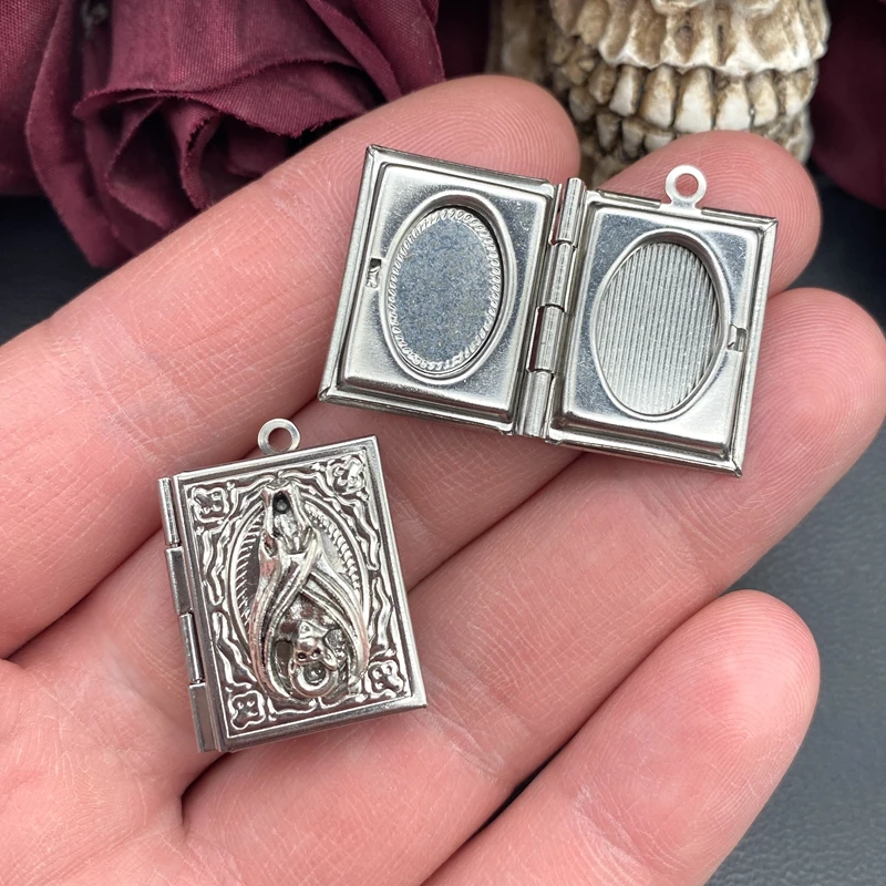 2psc Dainty Bat Book Locket Ch - Jewelry Making Books recension och pris