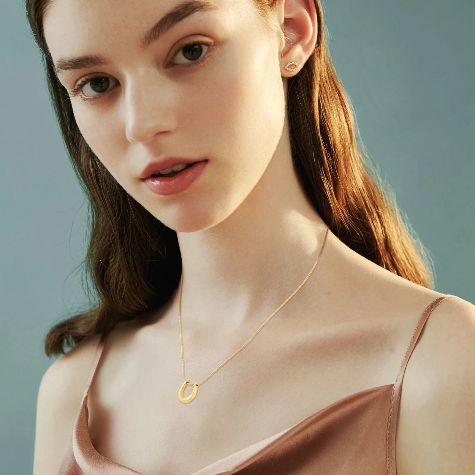 

Titanium Steel Horseshoe Pendant Necklace Women's Lightweight Charm Necklace Birthday Gift Daily Neck Jewelry Neck Jewelry
