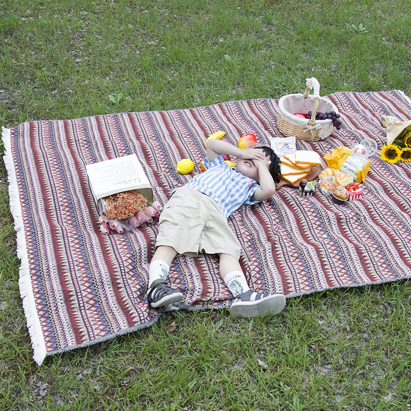 Cross-border ins-style bohemian retro ethnic polyester-cotton yarn-dyed picnic mat outdoor camping moisture-proof mat wholesale