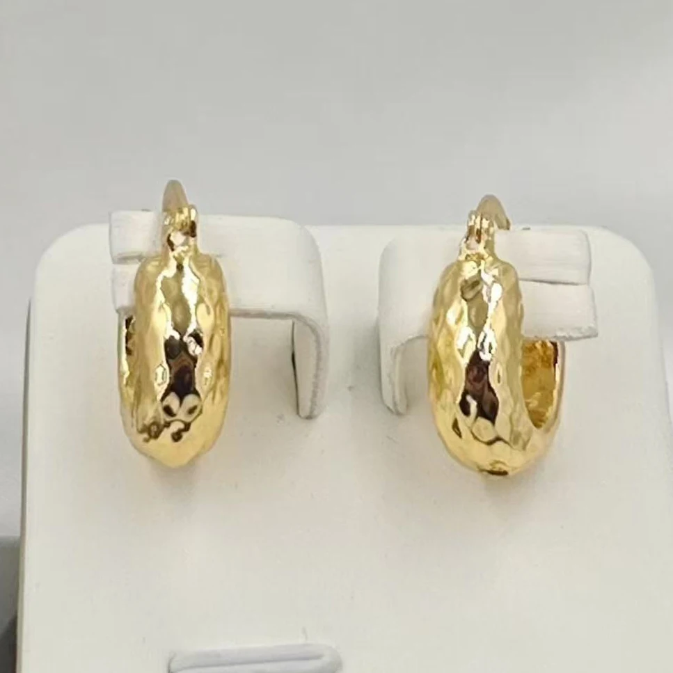 Unique Gold Plated Chunky Huggie Hoop Earrings for Women Beaded Edge Geometric Circle Earrings African Fashion Dainty Jewelry