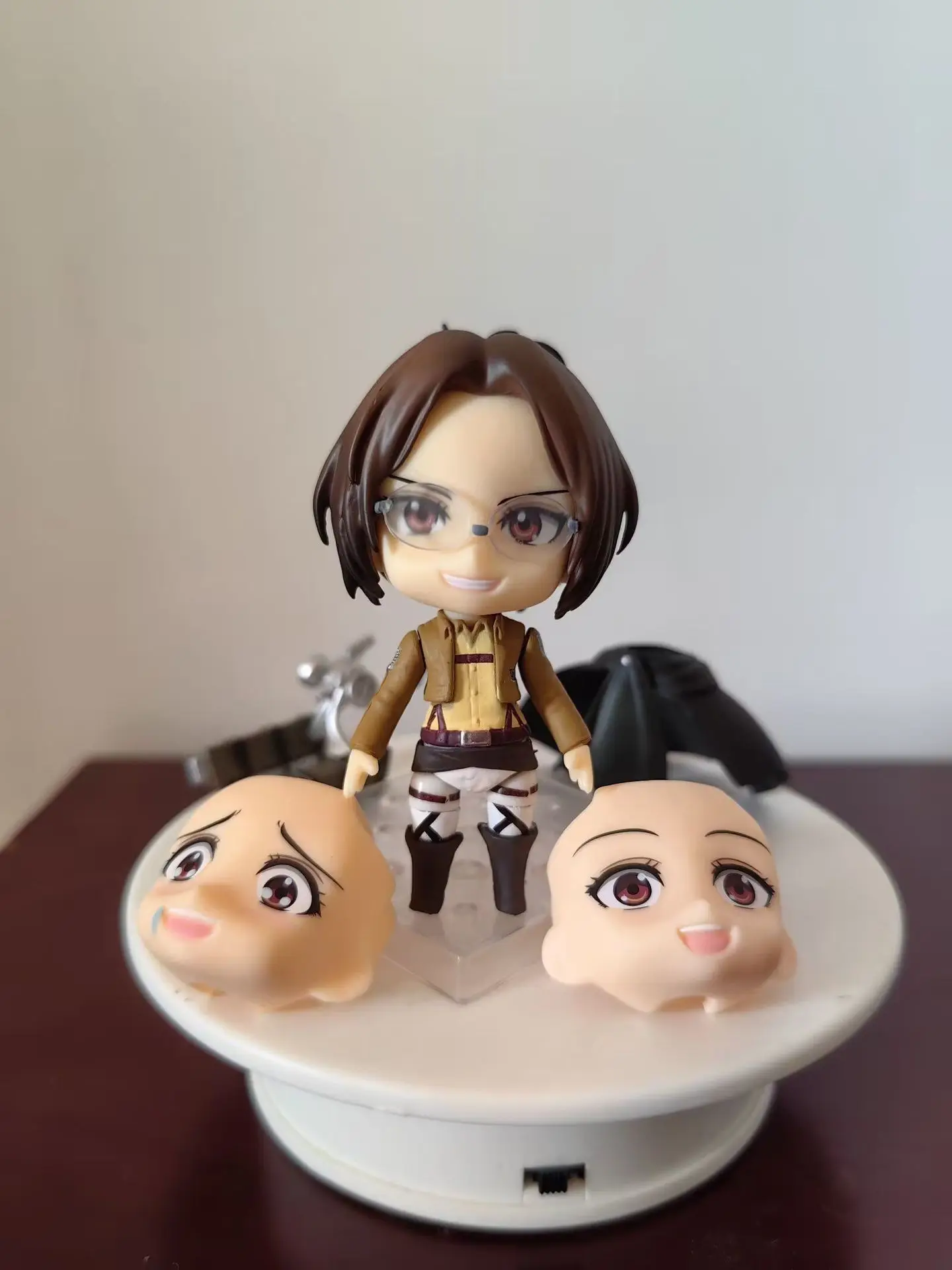 New 10CM Anime Attack on Titan Hange Zoe Q Version kawaii Joint replaceable Action Figures PVC Model Desk Decor Toy Gifts boxed