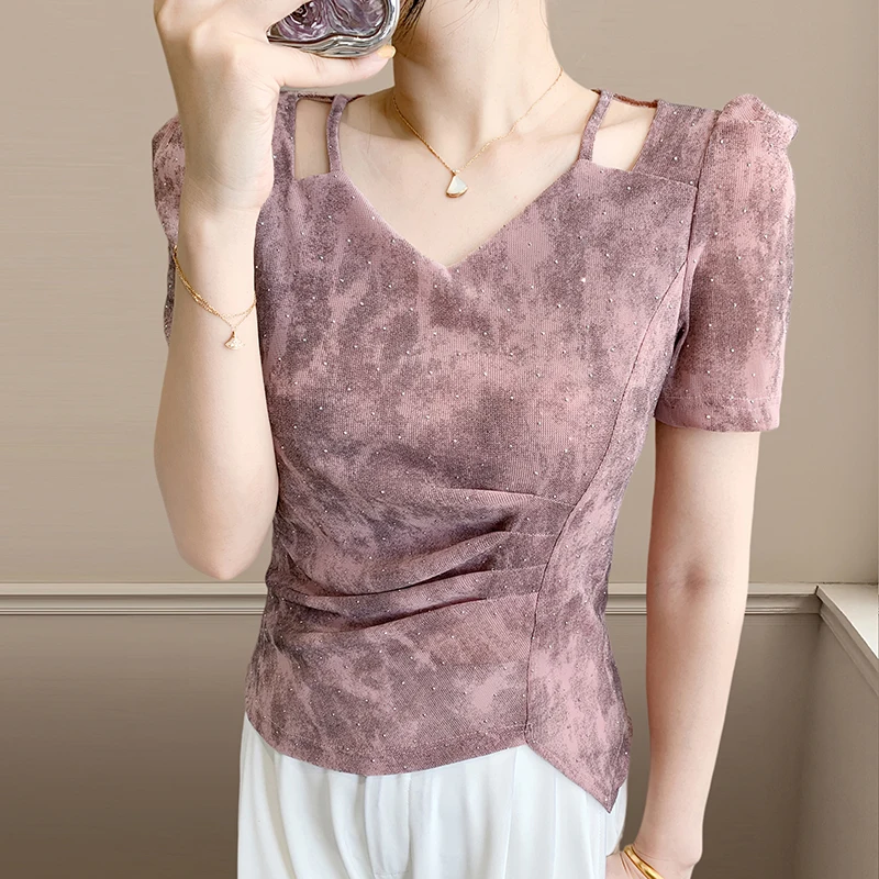 Stylish Women's Short Sleeve T-Shirt 2025 Summer New V-Neck Casual Top - Elegant Youthful & Versatile Blouse for Petite Ladies