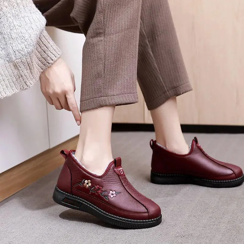 New Women Vulcanize Shoes  New Winter Casual Slip On Fur Shoes for Women Waterproof Plush Print Shallow Mom Loafer Zapatos Mujer