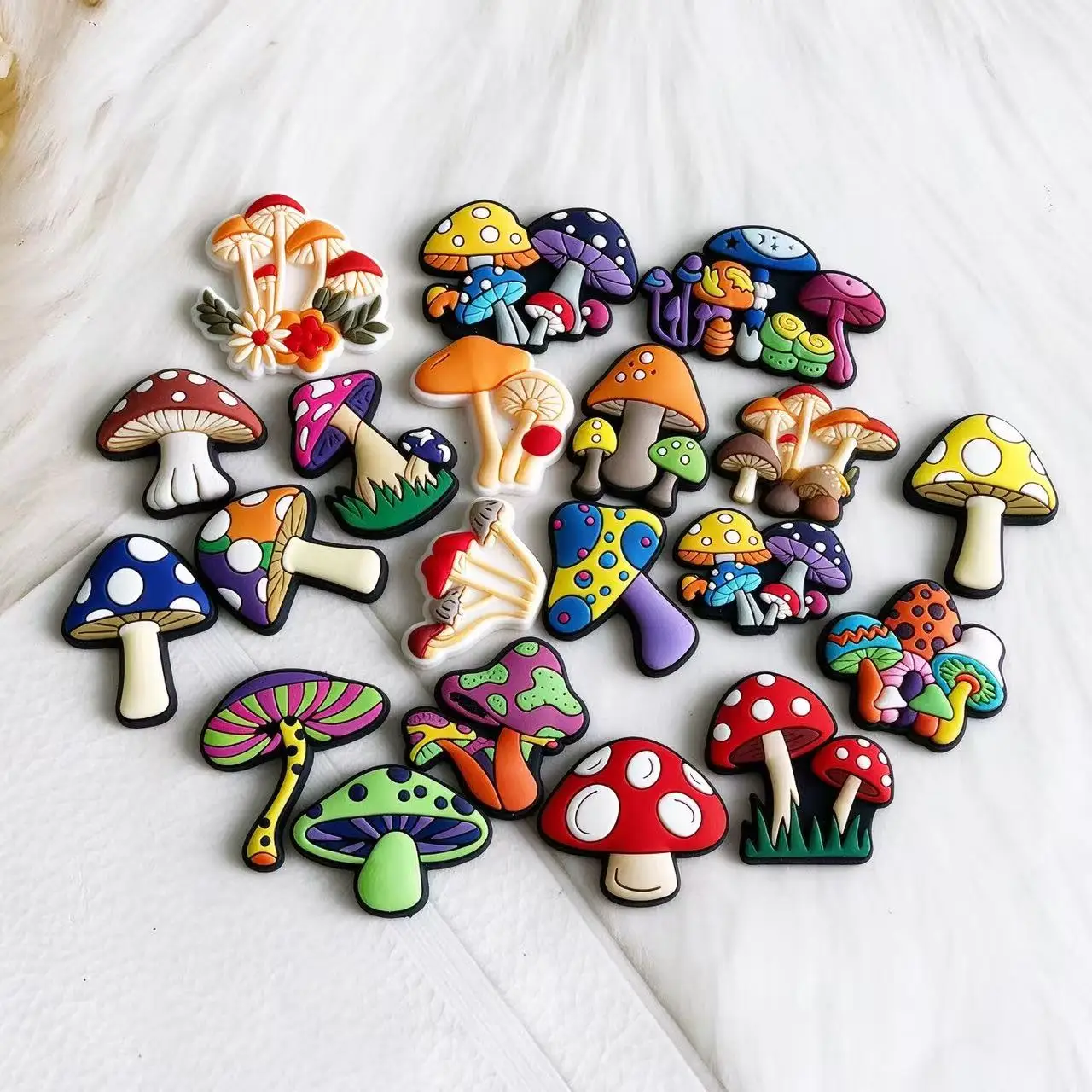 New Arrivals Mushroom Shoe Charms for Accessories Charms Clogs Bubble Slides Shoe DIY Shoe Decoration Kids Party Gift
