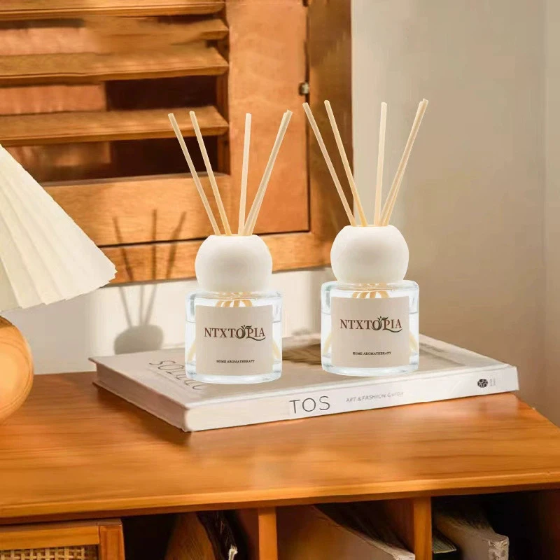 50ml Aromatherapy Essential Oil Flameless Freesia Hilton Fragrance Oil with Reed Diffuser Sticks Room Air Freshener Home Decor