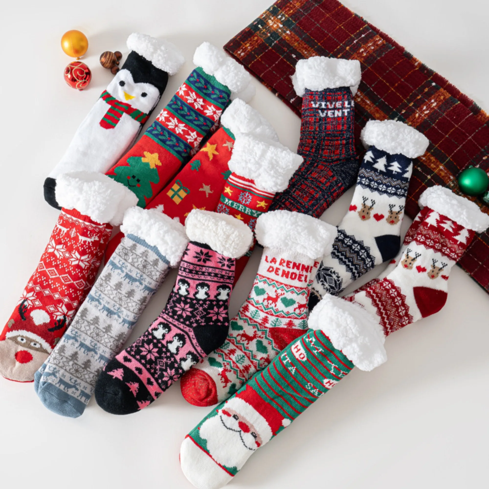 Christmas Plush Floor Socks, Santa Elk Snowman Christmas Tree Pattern Fleece Thickened Non‑Slip Warm Home Socks For Xmas Gift