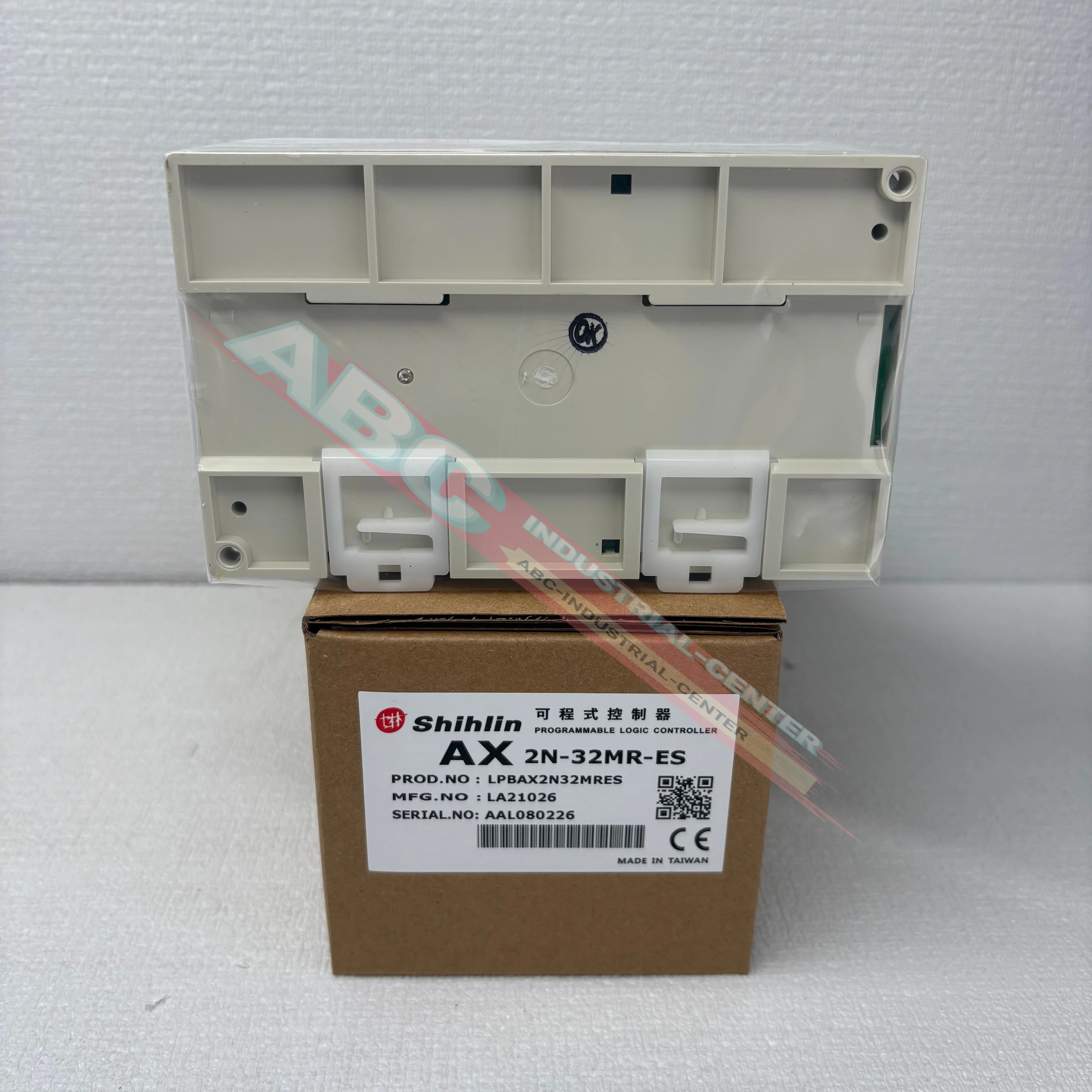 

PLC controller AX2N-32MR-ES brand new
