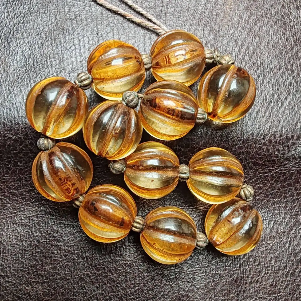 pulseira-de-contas-de-Ambar-amarelo-transparente-esculpida-a-mao-joia-vintage-Etnica-retro-para-mulheres-presente