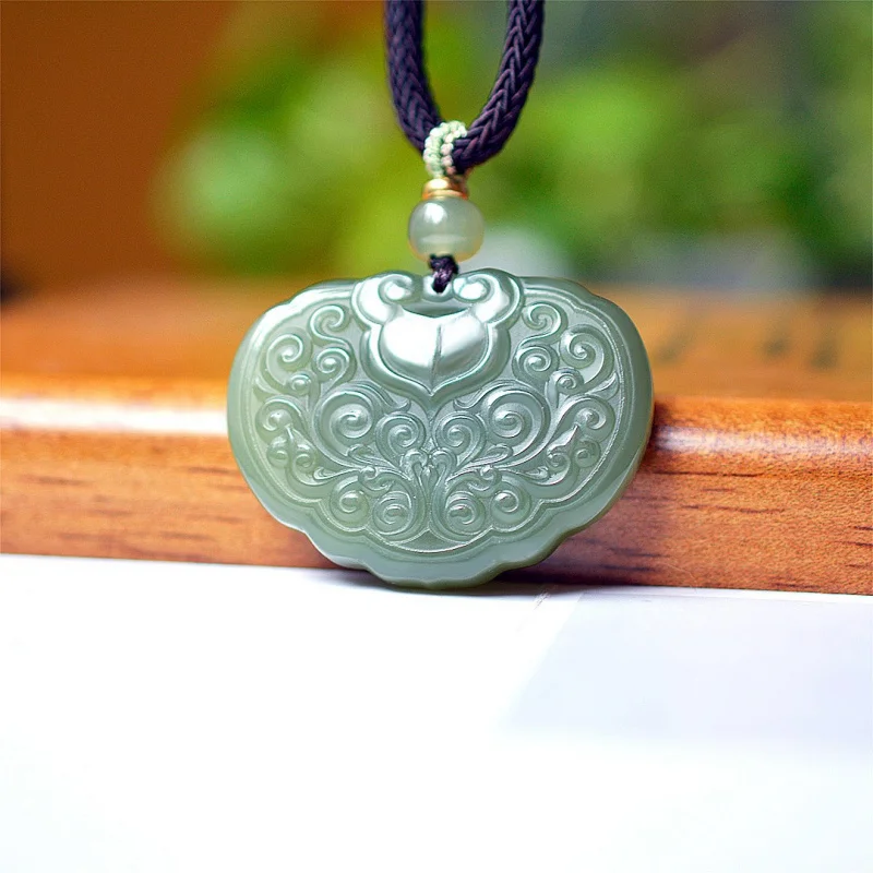 Exquisite Hetian jade Qinghai material Ruyi lock pendant, ethnic style, fashionable and versatile