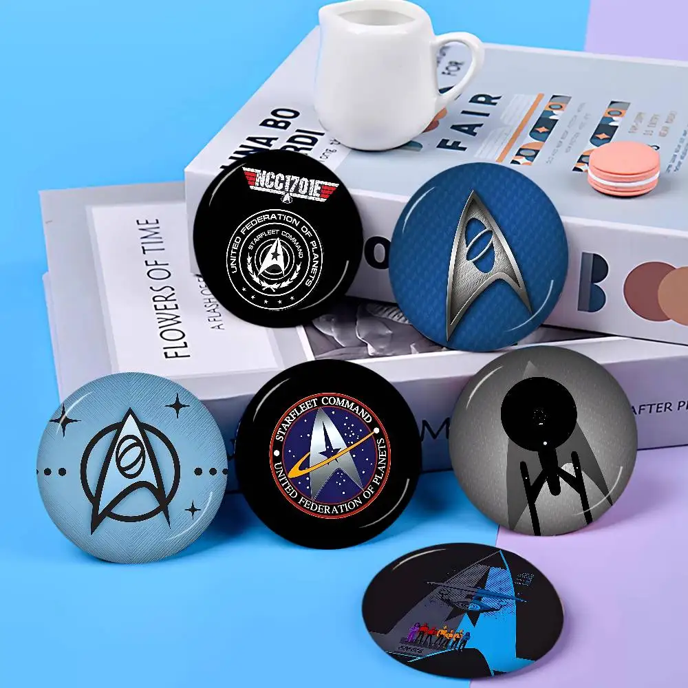 Star T-Treks Logo New Brooches Soft Button Pin Funny Silly Gnarpy On A Skateboard Meme Badge Gamer Collection Gifts