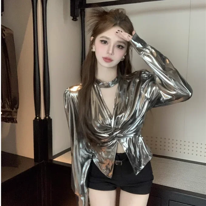 Spicy Girl Top New Internet Famous Slit Slim Fit T-shirt Ins Retro and Stylish Design with Hollowed Out Bright Face