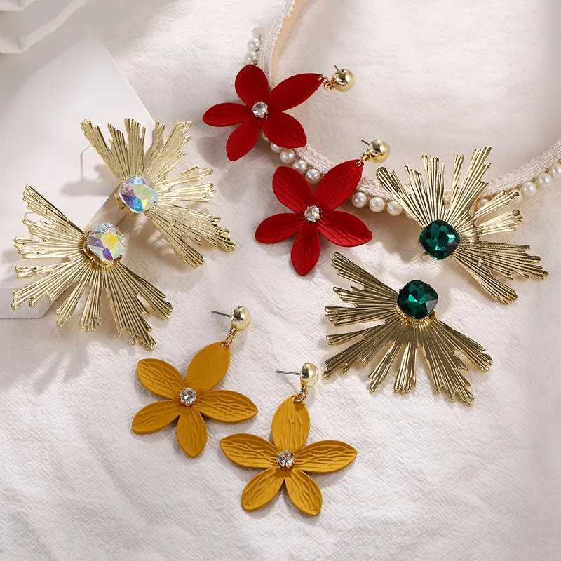 Korean simple temperament flower earrings fashion explosion earrings women's 2020 new Internet celebrity popular jewelry wholesa