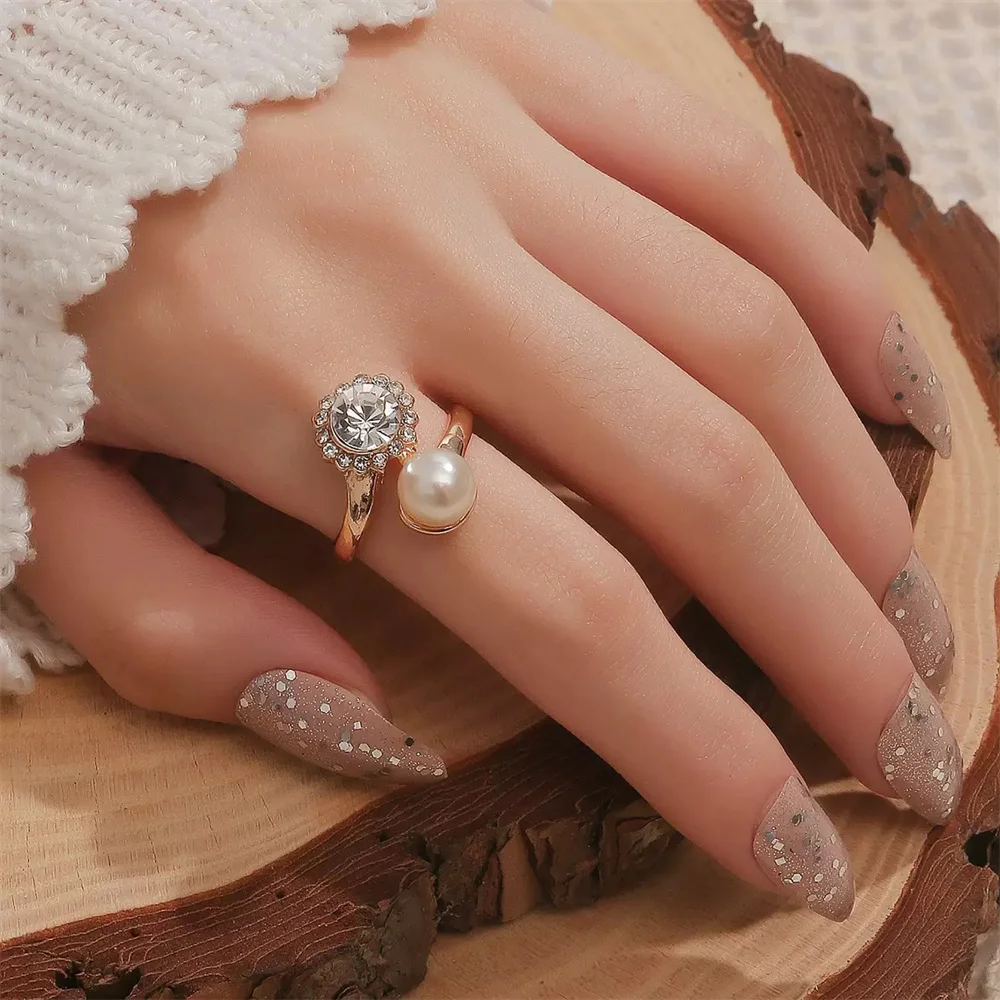 

Minimalism Pearl CZ Hollow Circle 1.7cm Non-Adjustable Women's Rings Fashion Zircon Metal Ring For Woman Jewelry Accessories
