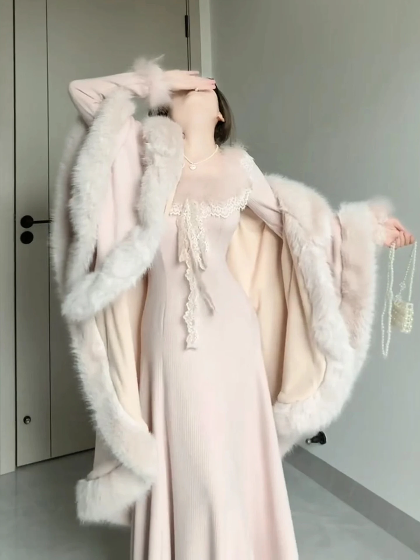 

Женское зимнее пальто XZY с кружевной отделкой, вязаное, больших размеров, с воротником-кейпом, длинными рукавами, облегающее, осенне-зимняя мода для молодых женщин