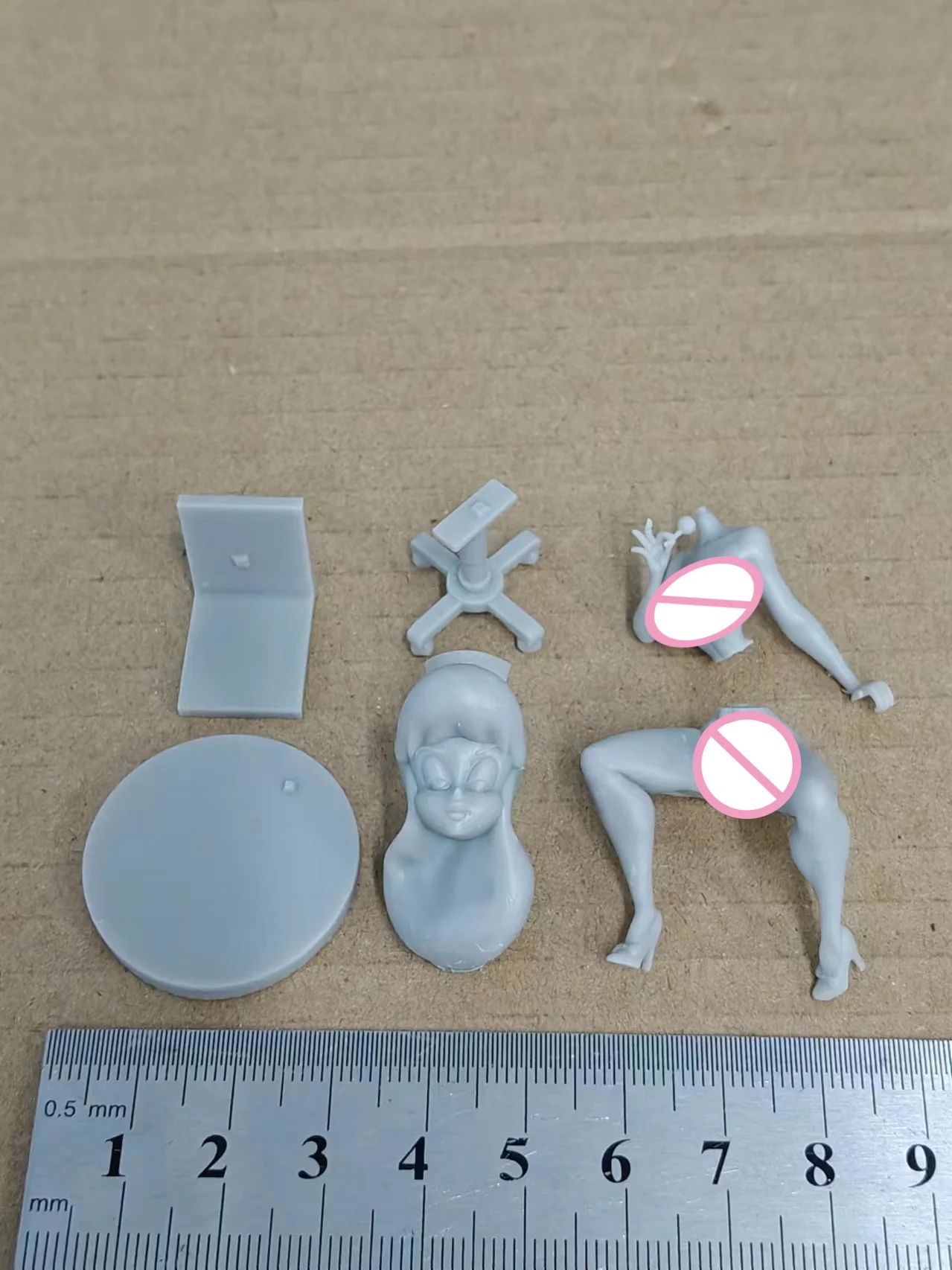 Figurina in resina in scala 1/24 Infermiera Nsfw Fai da te Due versioni Kit modello Giocattolo scultura non verniciato smontato