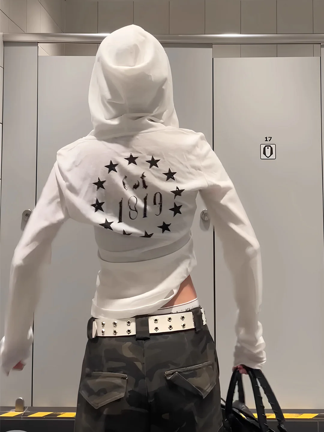 تي شيرت نسائي بأكمام طويلة على الطراز الأمريكي، هودي صيفي بتصميم بانك غوطي، قميص علوي أنيق وعصري بطباعة هندسية وقماش خفيف