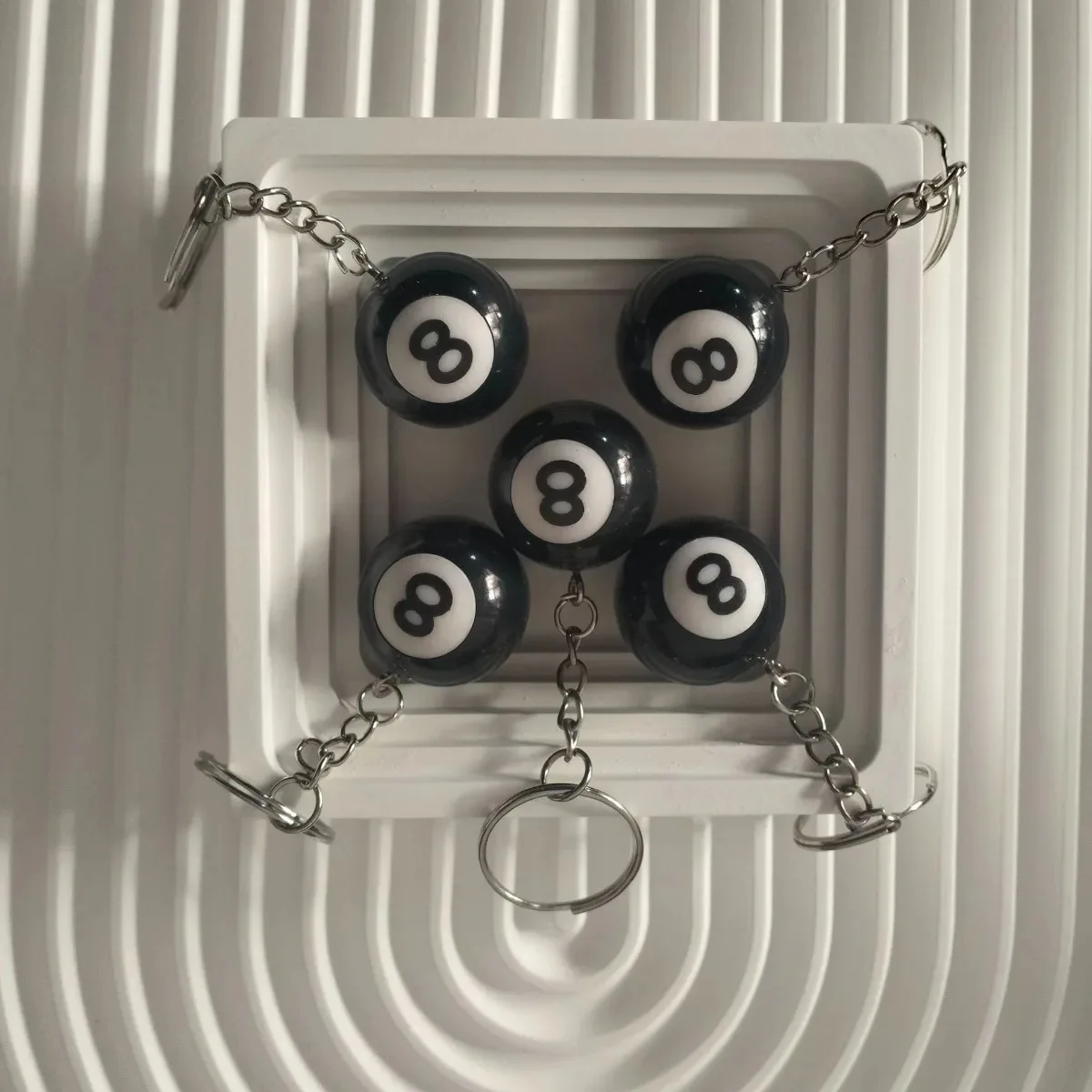 25 مللي متر أسود 8 البلياردو المفاتيح كرة صغيرة المفاتيح قلادة من الراتنج مفتاح سلسلة مجوهرات الزخرفية هدية الهدف الفائز الكرة اكسسوارات