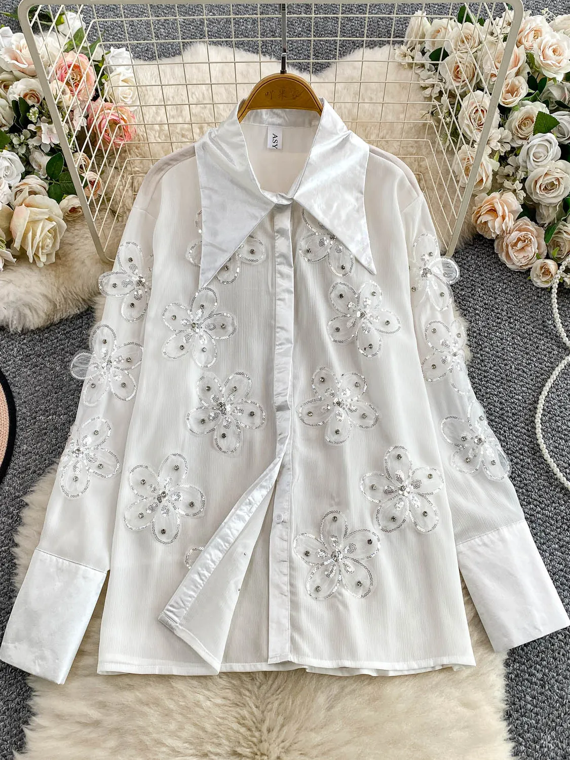 قميص نسائي أنيق بأكمام طويلة مزين بالترتر والخرز على الطراز الكوري للعمل والموضة