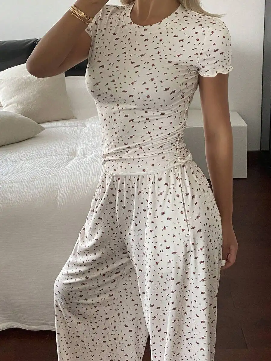 

Women's Floral Print Short Sleeve Pajama Set with Ruched Waist, Summer Comfort Lounge Wear