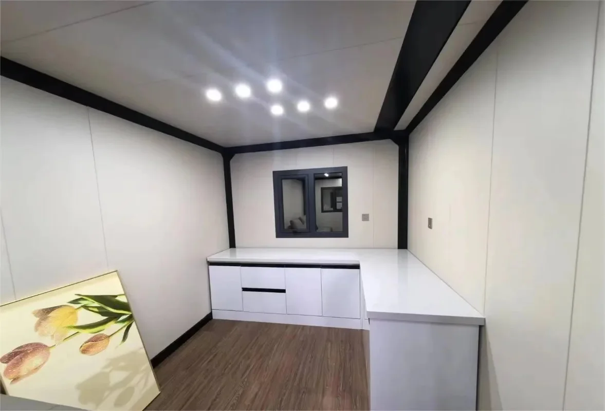 حاوية منزلية قابلة للطي موفرة للمساحة بطول 20/40 قدمًا من الفولاذ المنزلي الصغير 2-5 غرف نوم للمعيشة المدمجة في جميع أنحاء العالم