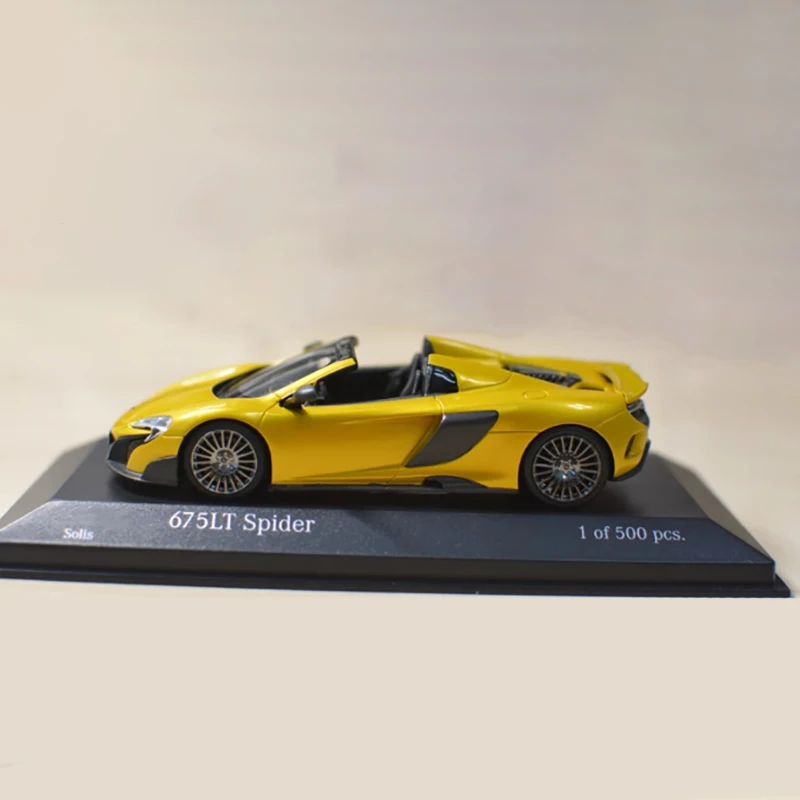 Minichamps 1:43 Scale 675LT Spider Resin Simulation Car Model