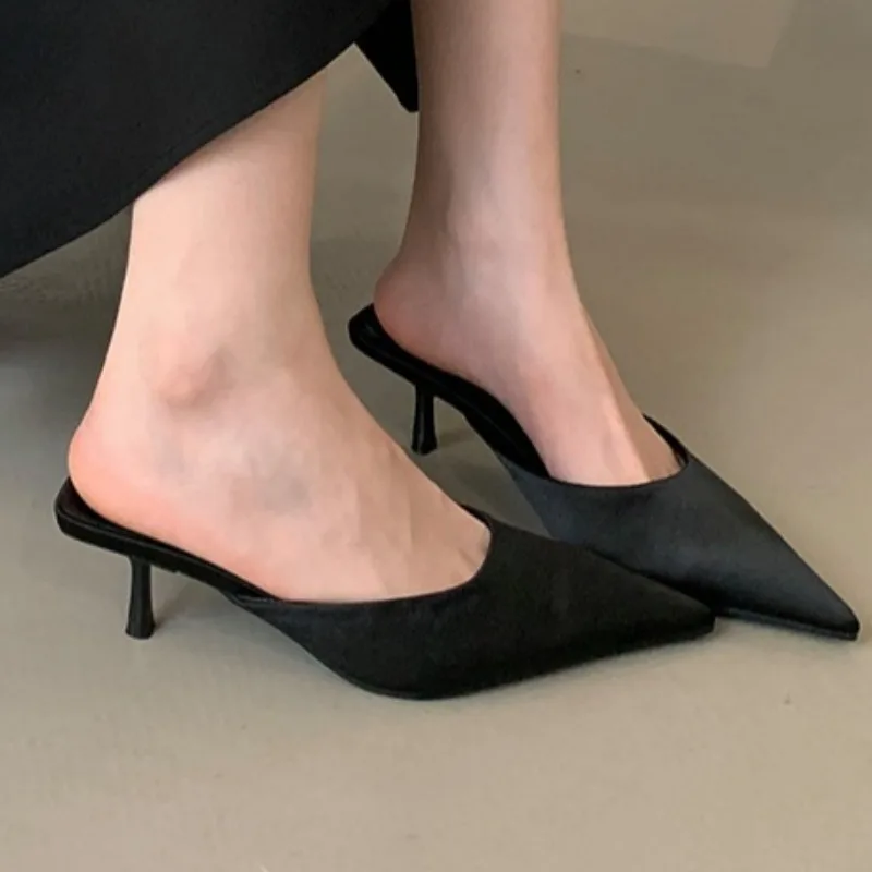 شباشب نسائية ربيعية جديدة مثيرة موديل 2025 بمقدمة مدببة ومصممة للمشي في الهواء الطلق شباشب مريحة بفم ضحل مقاس كبير #1