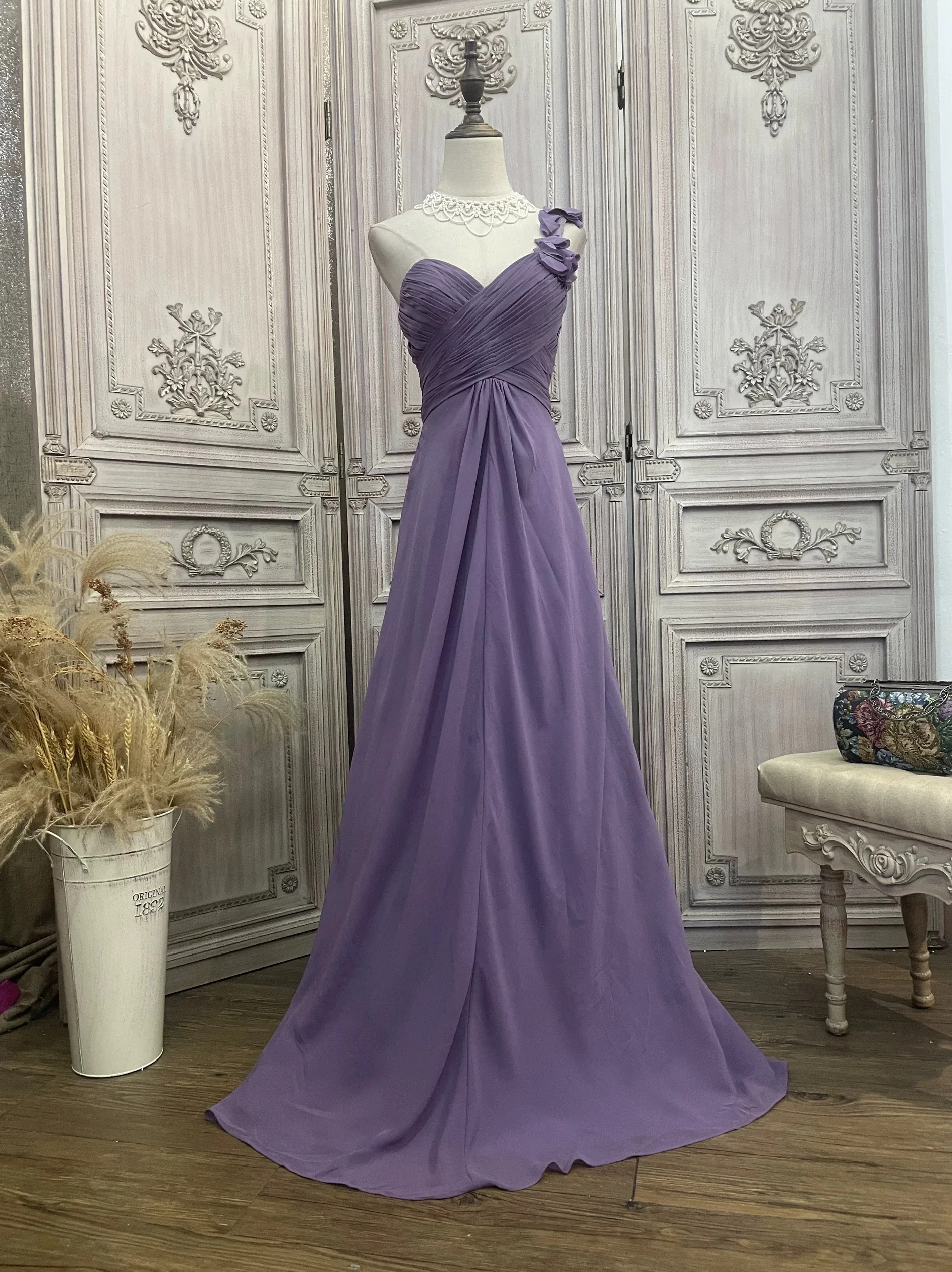 

Vintage Luxury Purple Prom Dresses One Shoulder A Line Pleat Backless Chiffon Bridesmaid Wedding Party Formal Evening Gowns