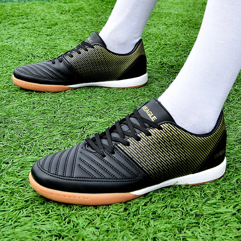 Indoor Soccer Cleats Men Professional Futsal Shoes Anti Skid Mens Football Boots Original Hard Court Chuteira Society Futebol