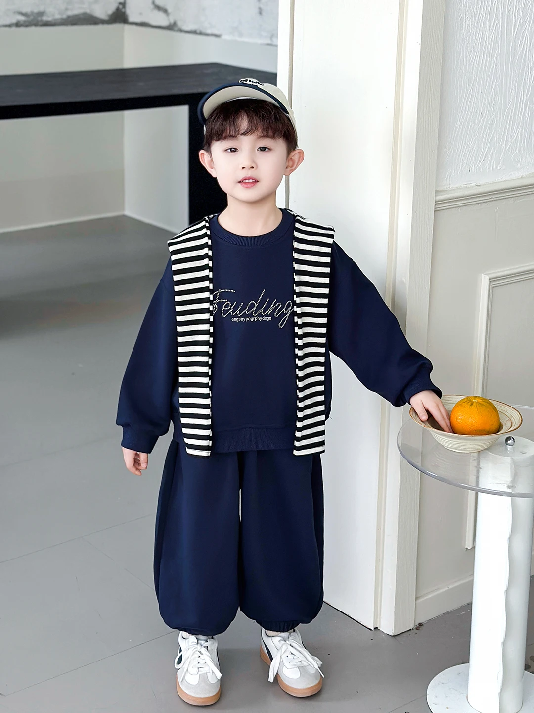 

Весенне-осенний комплект с худи для мальчиков: модная детская одежда из хлопка, с длинными рукавами и брюками, новый поступление 2026 года