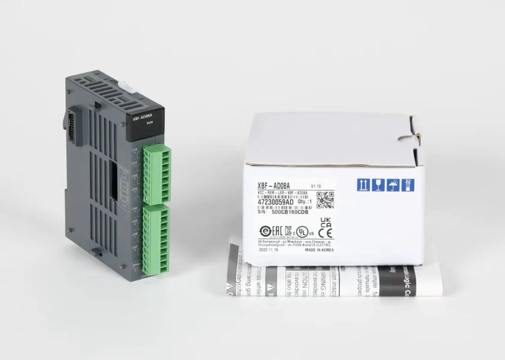 XBF-AD08A analog input module, 8-channel, current/voltage, 12-bit, external 24 VDC required