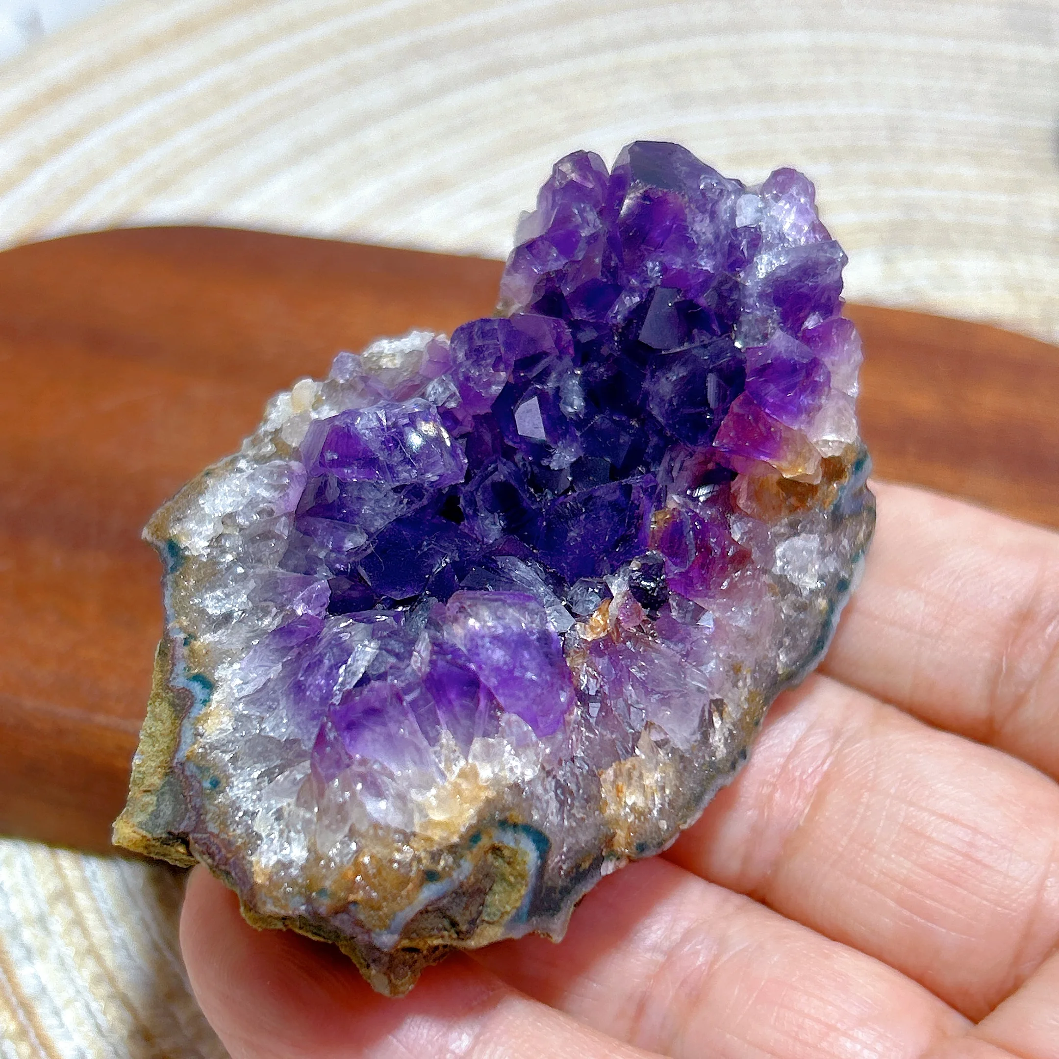 

Healing Natural Crystals Uruguay Amethyst Cluster Raw Stone Specimen Rainbow Reiki Home Decoration Mineral Energy Gift