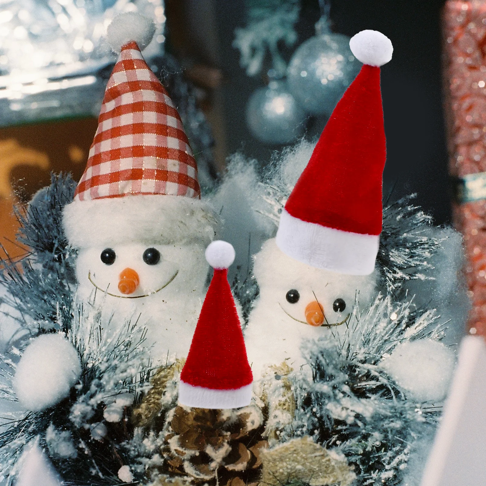 

12pcs Mini Christmas Hat Props Red White Santa Hats For Lollipop Wine Bottle Decoration Holiday Party Supplies Xmas Centerpieces