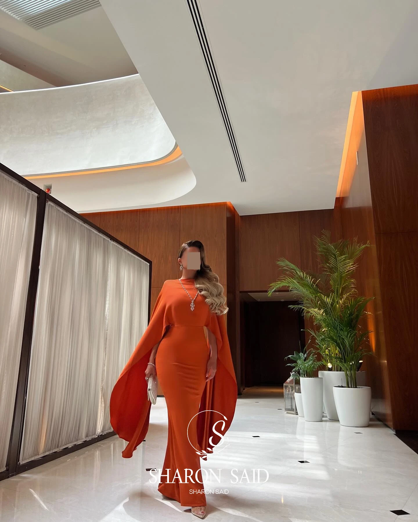 Sharon Said elegancka pomarańczowa suknia wieczorowa syrenka z peleryną długie rękawy arabski dla kobiet suknie na przyjęcia weselne SF120 dostosowane